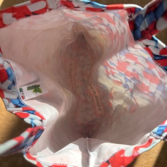 Toiletpaper Magazine Cat in Pills Tote - Picture 3 of 3